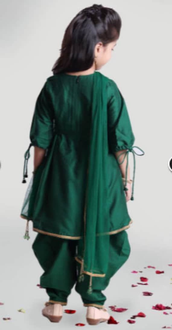 Green kurta for best sale girls