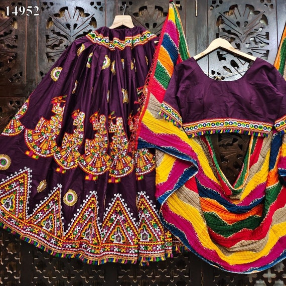 Latest) Modern Chaniya Choli For Garba Online 2022