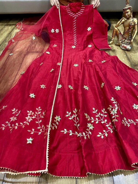 Amazon.com: Traditional Pure Chanderi Digital Printed Ready To Wear  Anarkali Gown Kurti Fancy Muslim Festival Dress 2707 (Blue, Small) :  Clothing, Shoes & Jewelry