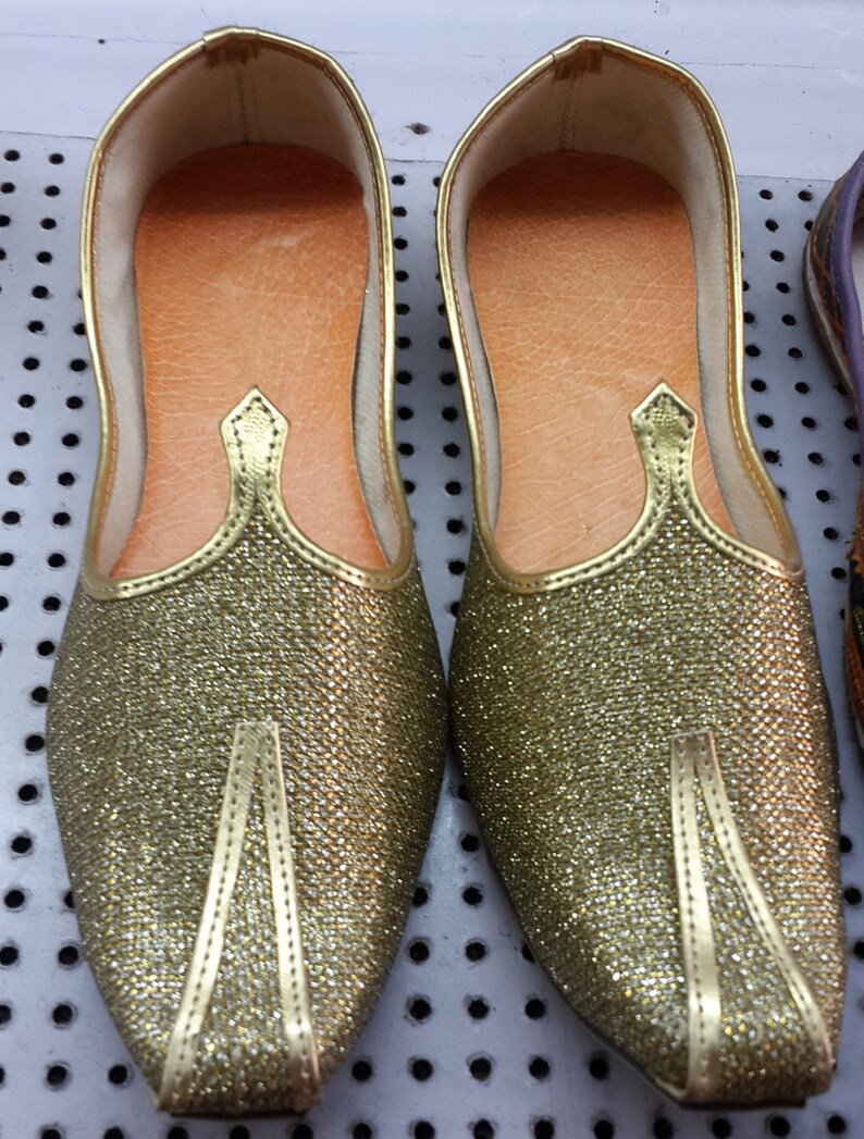 mojari style shoes