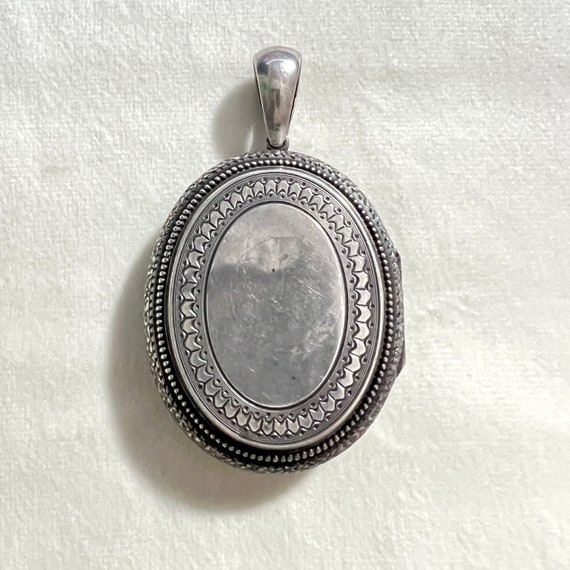 Antique Victorian MIZPAH Locket - image 2