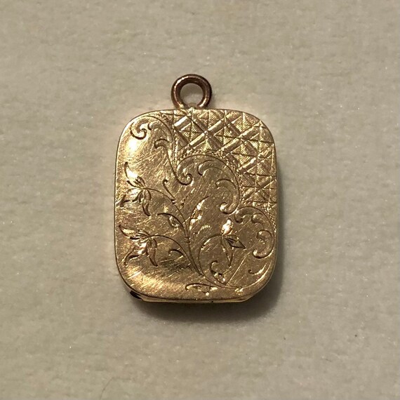 Victorian 9K Gold Aesthetic Period Locket - image 6