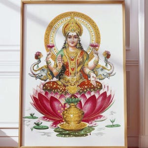 Puede incluir: Una ilustración colorida de Lakshmi, la diosa hindú de la riqueza y la prosperidad. Se la representa sentada sobre una flor de loto rosa con dos elefantes blancos a cada lado. Está adornada con joyas de oro y un sari rojo y dorado. Una olla dorada se encuentra frente a ella.