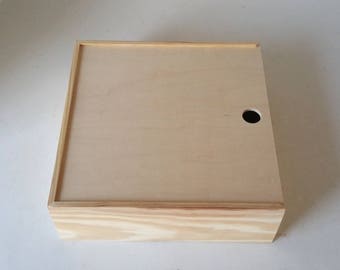 Pie Box 11 x 11 x 4" Wooden Box Pie Style Sliding Lid Keepsakes Trinket Housewarming Gift Carrier (11x11x4 Sliding lid pie box. Unfinished)