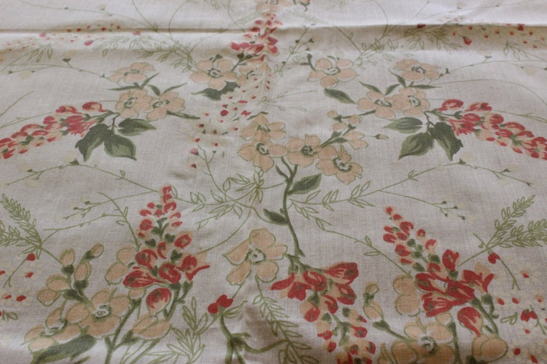 Orange and White Flowers with Olive Green Scalloped Edge Vintage Rectangular Beige Cotton Tablecloth Floral Tablecloth Setting for 6