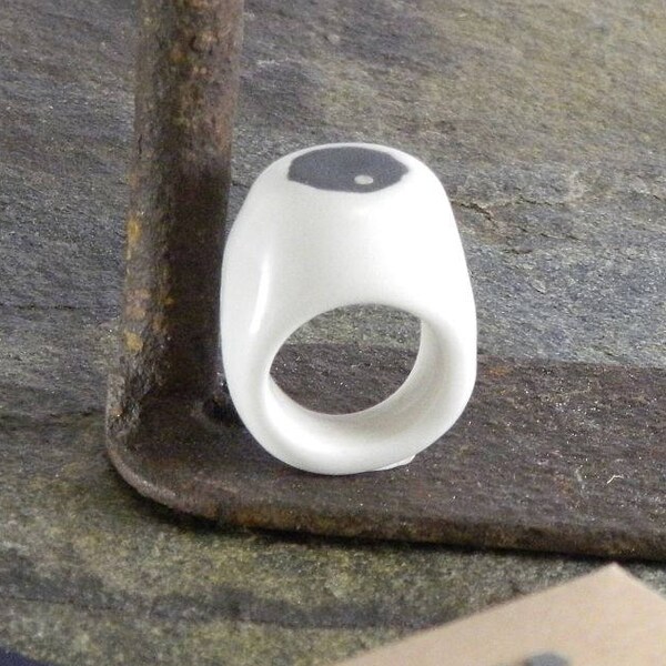 Porcelain ring Prompt Delivery