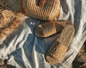 Straw Raffia Sandals: Bohemian Beach Slippers with Pom Poms