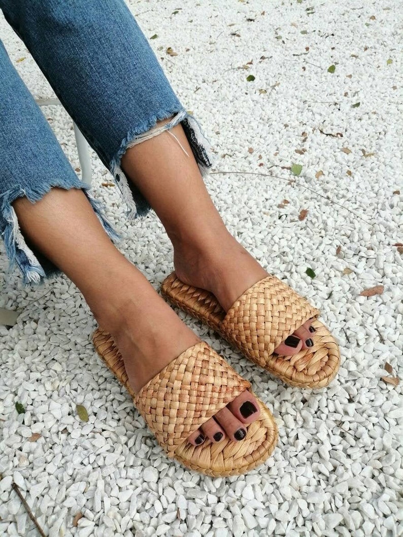 Beach Slippers, Sandals , Straw Sandals Bohemian, raffia shoes , Summer Sandals, Greek sandals, Hotel slippers, Pom pom sandals 