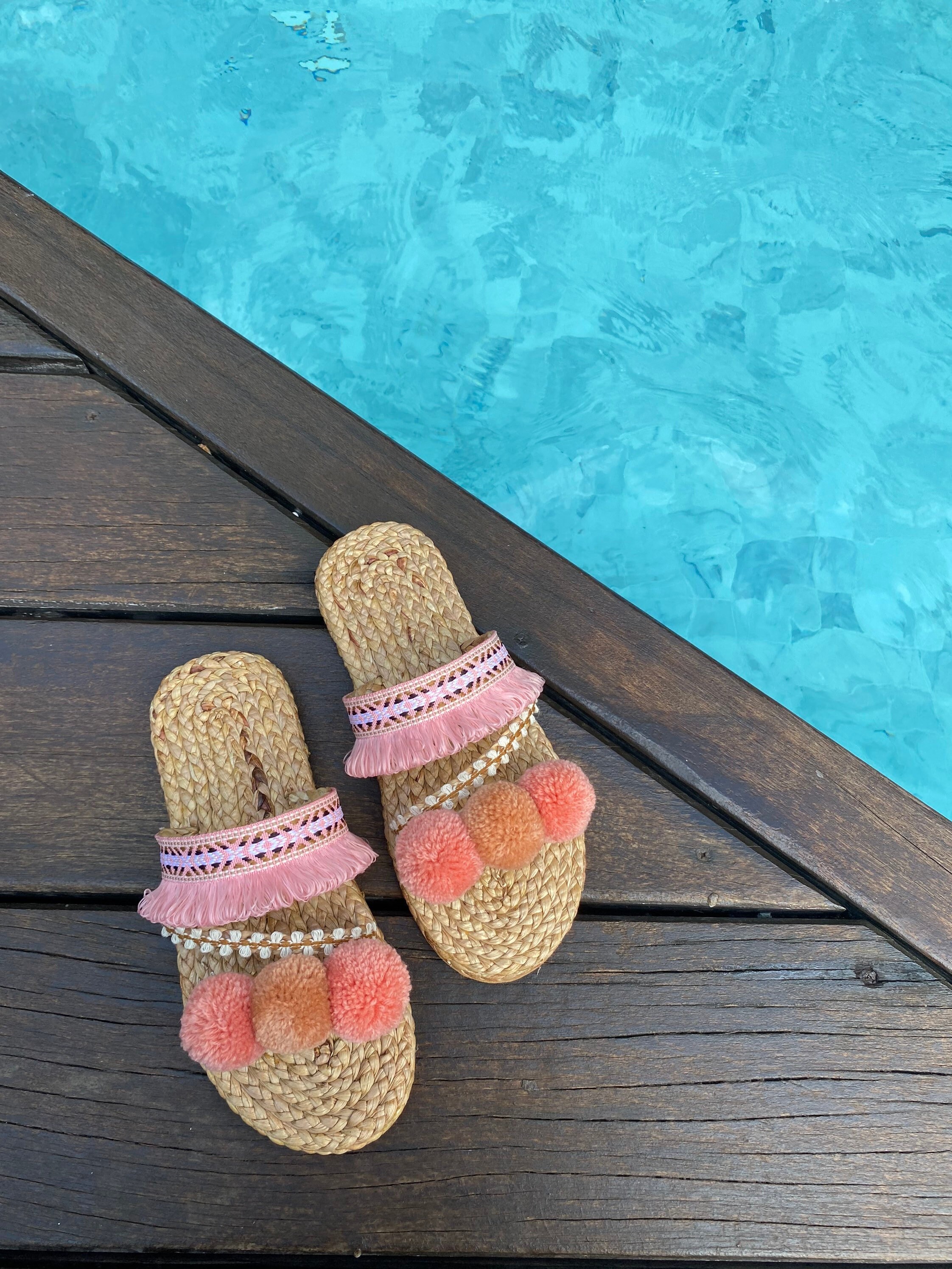 Pom pom store slide sandals