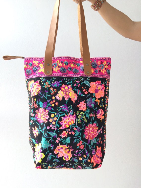 P-Black flower Beach Tote Bag for Bridesmaid Gift Summer | Etsy