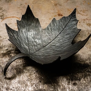 Ahorn Blatt Schale - Handgeschmiedet - Handgemacht - Versandkostenfrei