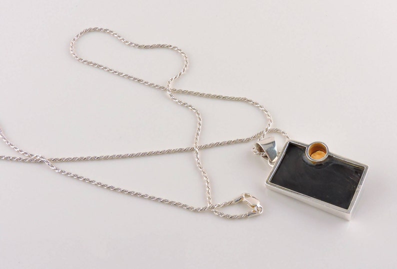Sterling Silver 2ct Round Citrine And Shell Pendant Chain Necklace 24