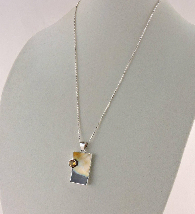 Sterling Silver 2ct Round Citrine And Shell Pendant Chain Necklace 24