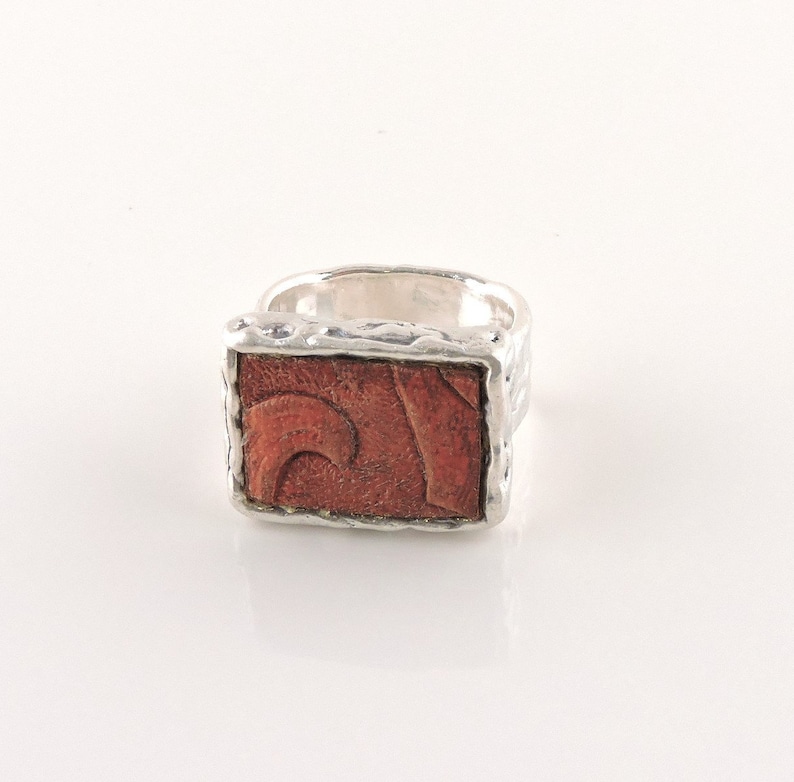Size 6 Sterling Silver Chunky Textured Flat Bottom Ring With Carved Leather Insert