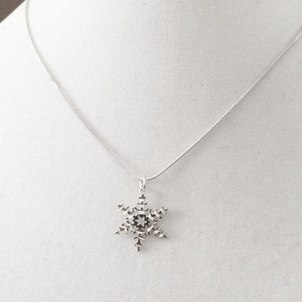 Sterling Silver Snowflake Pendant Chain Necklace 16"