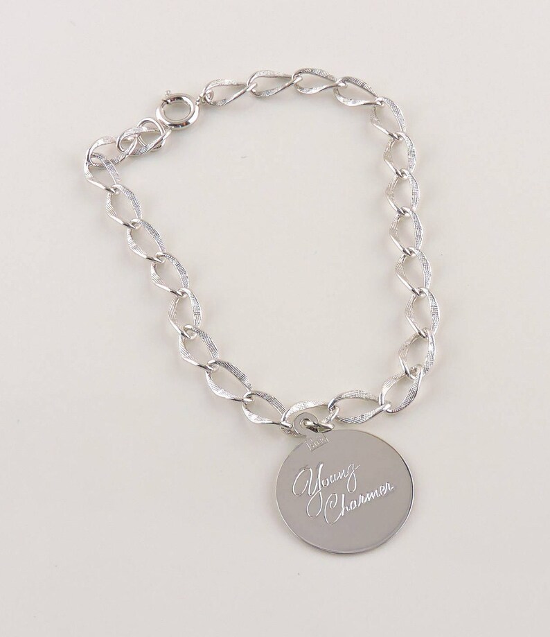 Sterling Silver Textured Graduation Charm Chain Bracelet 7