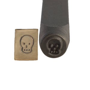 Skull Design Metal Stamp 6 mm 55-602
