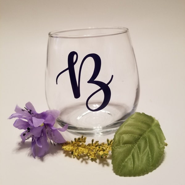 Personalized Vinyl decal - single letter for mug or wine glass