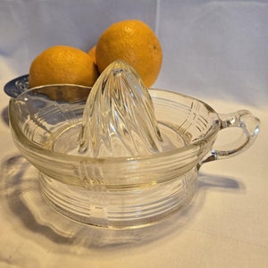 Glass juicer Large 1950s glass citrus juicer