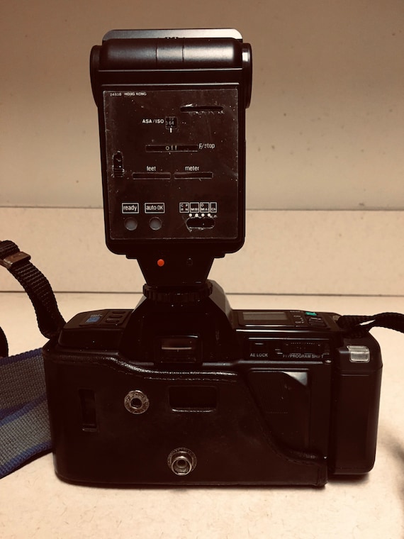 Vintage Olympus OM 77AF Camera With Auto-focus 35-70 Zoom Lens