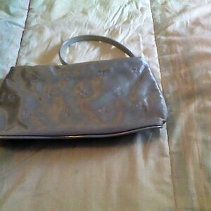 Cartera de mano/monedero con cremallera de tejido brocado de satén gris