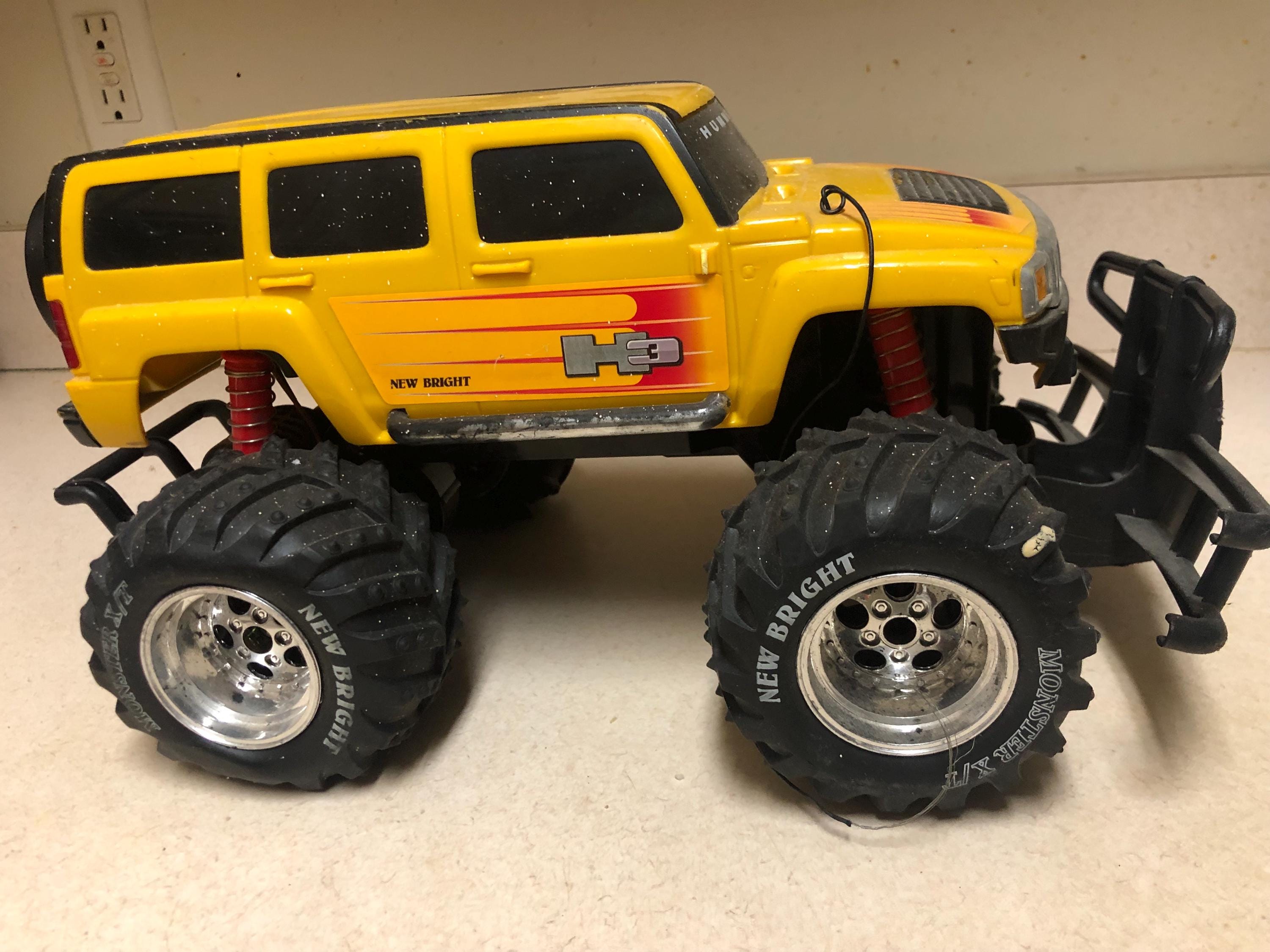 Hummer H3 2006 Yellow New Bright Model Toy Truck 4 Monster X/T