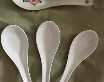 Oriental Spoons  4 Authentic White Oriental Styled Spoons