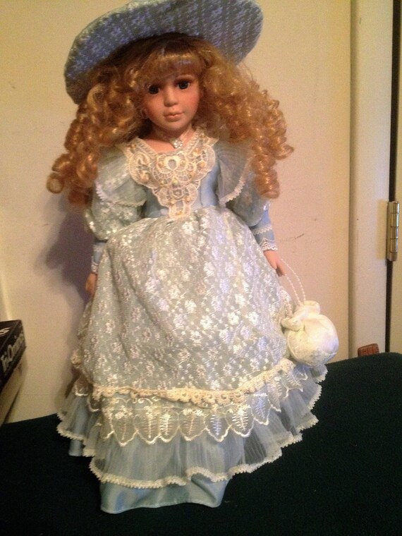 Porcelain Musical Doll Heritage House tiffany Ribbons Bows
