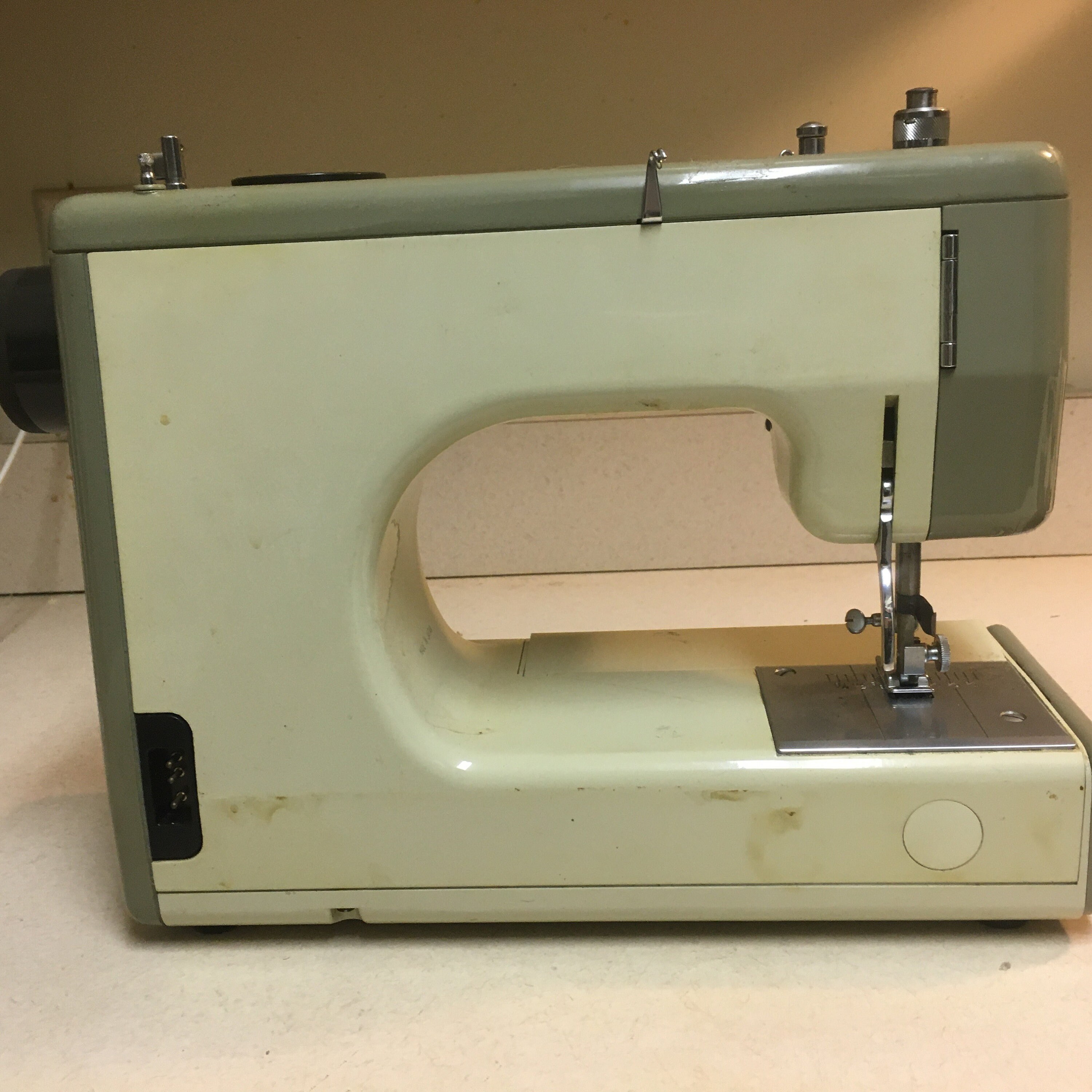 Sears Kenmore Portable Sewing Machine 15810301 With Case Etsy Canada