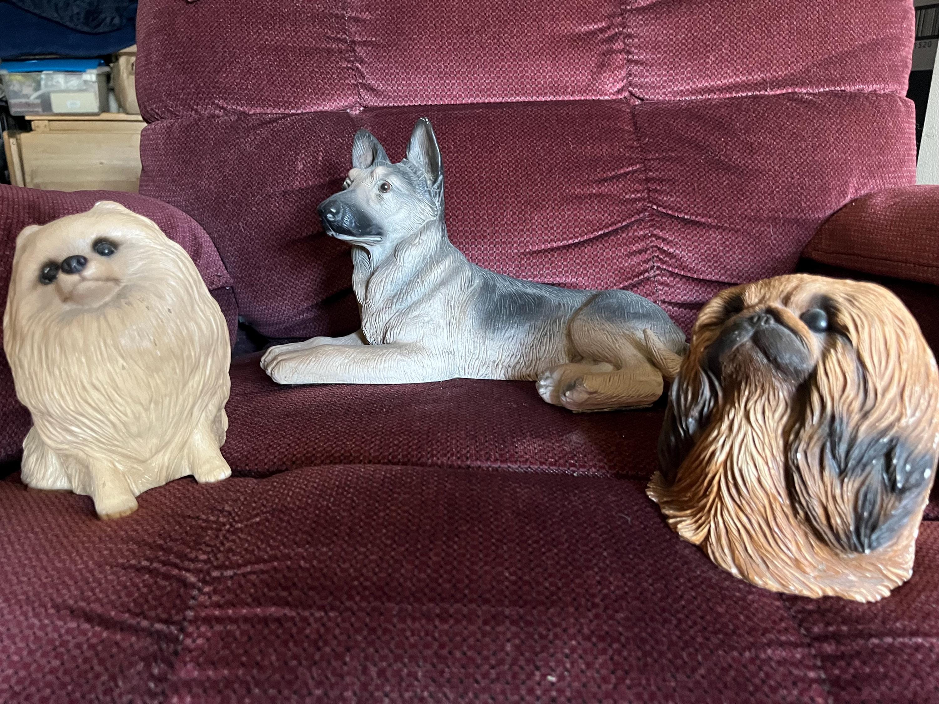 Dogs Figurines Sandicast Hand Cast Statues of Different Breeds of