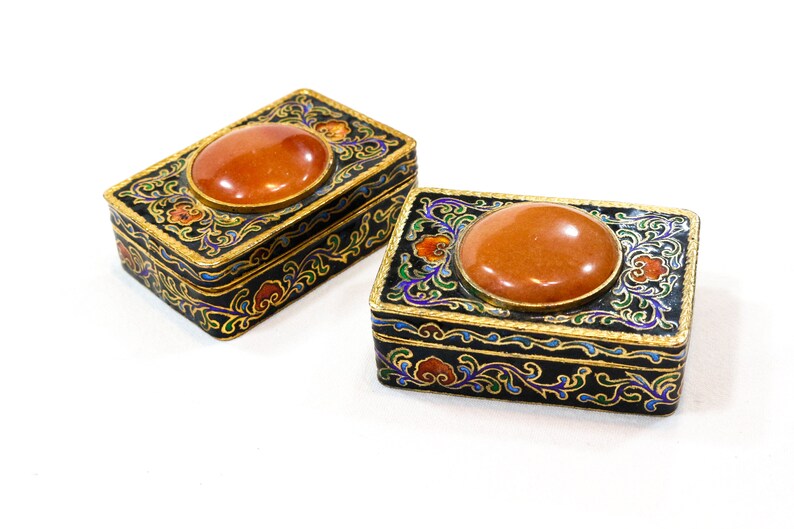 Hinged Top Vintage Asian Enamel Art Boxes Chinese Cloisonne /& Carnelian Trinket Boxes