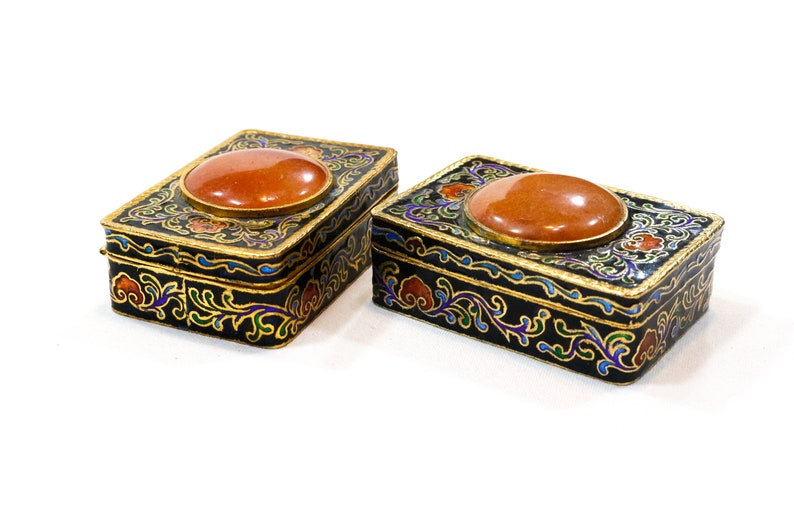 Hinged Top Vintage Asian Enamel Art Boxes Chinese Cloisonne /& Carnelian Trinket Boxes