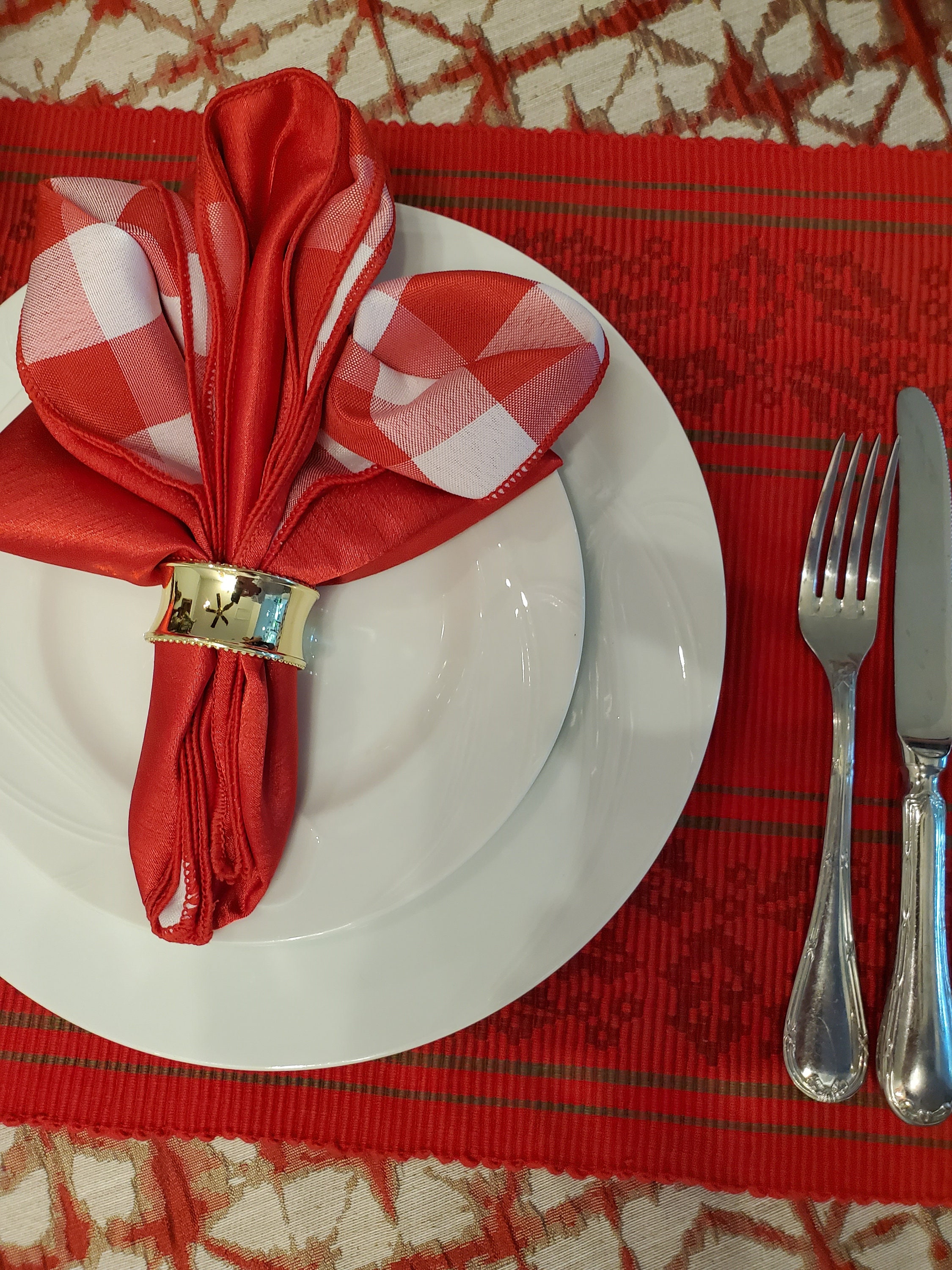 Las servilletas y manteles de Navidad más elegantes para decorar