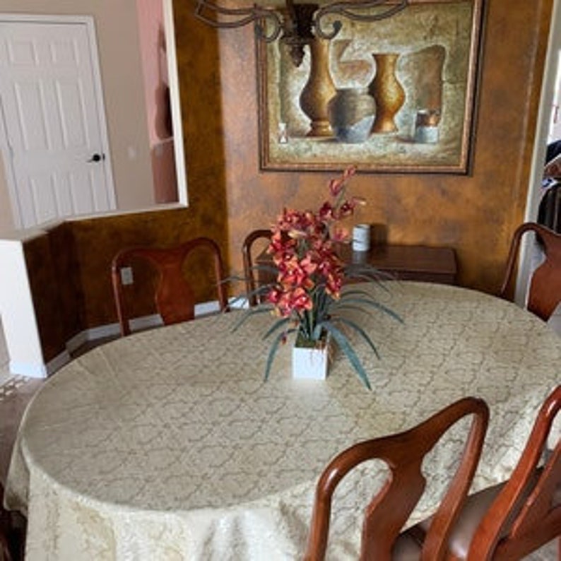 Saxony Damask Oval Tablecloth