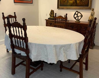 Tovaglia ovale Jardin Brode, oltre a biancheria da tavola rettangolare, quadrata e rotonda.