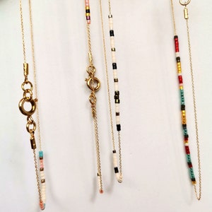 Collana di perline Miyuki Delica: girocollo minimalista con catena dorata