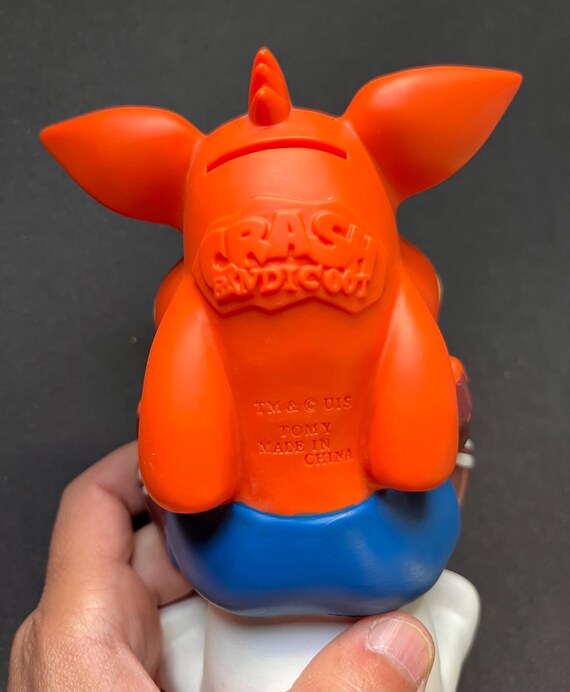 クラッシュバンディクー ポーラ 貯金箱 ソフビ フィギュア