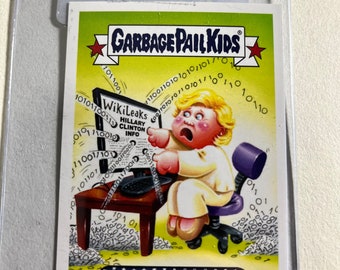Disgrace to the White House Topps Hacked Hillary #26 Garbage Pail Kids GPK card MINT in original packaging RARE