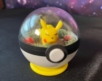 Vintage Pokemon Pikachu Terrarium inside Pokeball!