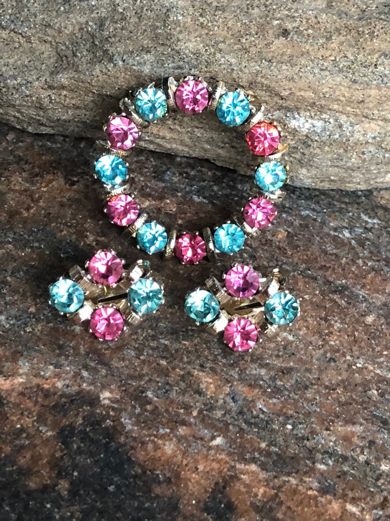 Pastel Demi Paure Pink Aqua Brooch Set