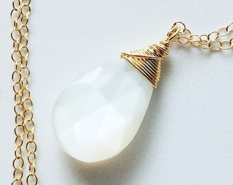 White Moonstone Necklace, 14k Gold Filled Necklace, Moonstone Necklace, Small Moonstone Necklace, White Moonstone Pendant