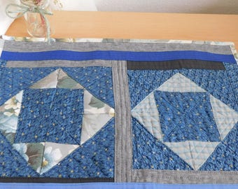 blaues Tischset   Patchwork Quilt , homedecor ,   Tischset gesteppt  , Tischset handgemacht , Tischwäsche