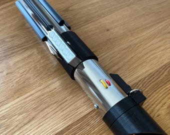 Darth Vader Ljussabel Prop Replica - Med Kraftkristaller - Metall - Full storlek