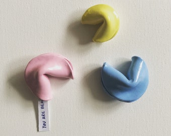 Escultura de galleta de la fortuna: regalo perfecto, colores pastel, dos tamaños