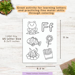 Op de afbeelding: Zwart-witte printbare kleurplaat met de letter F en vier afbeeldingen: een kikker, een vis, een bloem en frietjes. De pagina is 8,5 inch bij 11 inch.