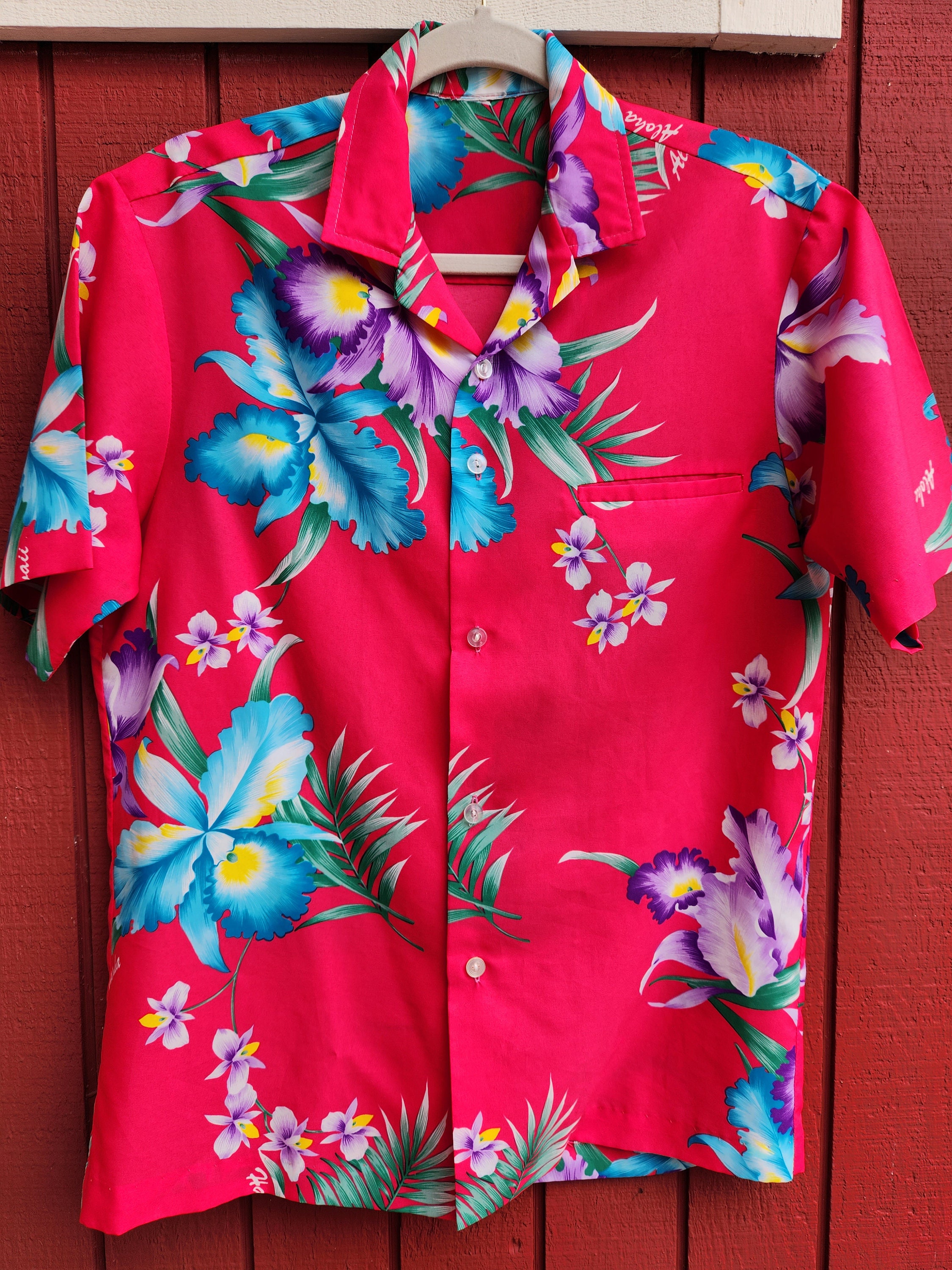 Discover Camisa Hawaiana Rosa con Botones Unisex