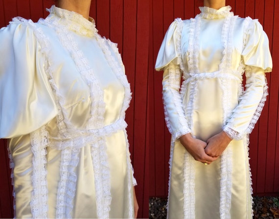 Vintage 1960s White Lace & Satin Wedding Dress | … - image 1