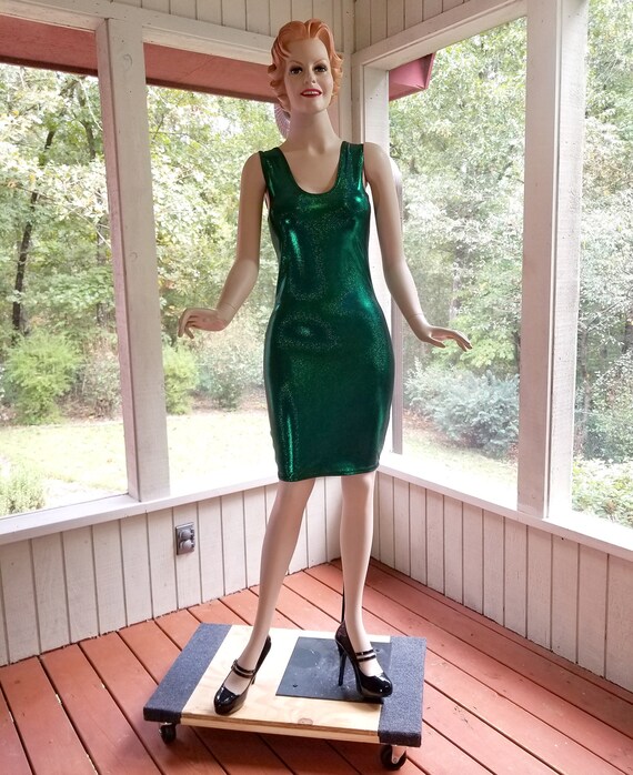 green skin tight dress