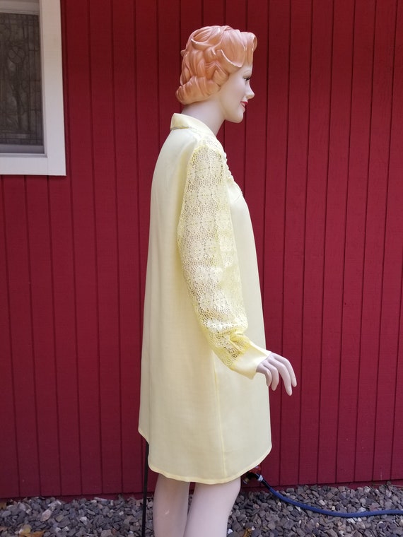 Vintage 1960s Pale Yellow Nightgown with Yellow L… - image 3