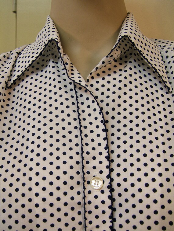 Vintage 1970s Polka Dot Shirt | White and Navy Sh… - image 2